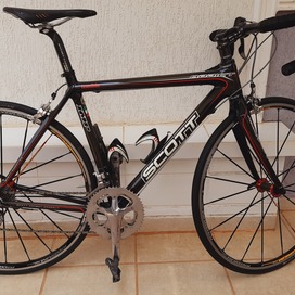 Scott Addict R2 Carbon